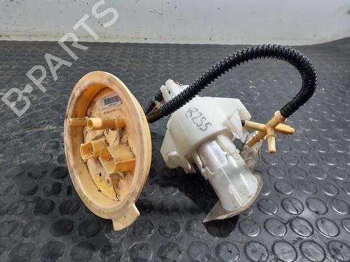 Used Fuel pump BMW 5 Touring (F11) 520 d (190 hp) 7176352