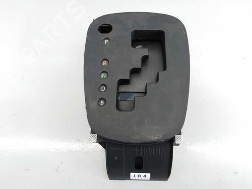 Used Gear lever TOYOTA YARIS (_P13_) 1.5 Hybrid (NHP130_, NHP130) (101 hp) 7414366