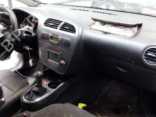 Left rear window motor SEAT LEON (1P1)  | BP3498403E23 