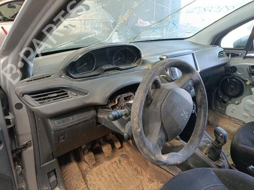 Used Dashboard PEUGEOT 208 I (CA_, CC_) 1.2 VTI 82 (82 hp) 28052259