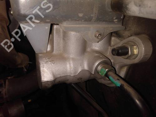 Used Brake master cylinder RENAULT KOLEOS I (HY_) 2.0 dCi 4x4 (HY0K) (150 hp) 7577331