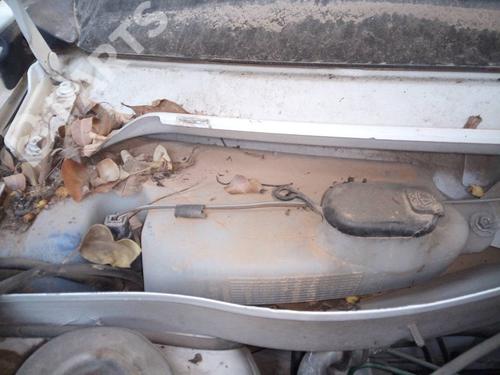 Used Windscreen washer tank Windscreen washer tank DACIA SANDERO 1.2 16V (75 hp) 10390406 10390406