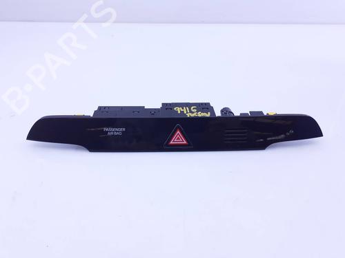 Used Warning switch HYUNDAI TUCSON (TL, TLE) 1.7 CRDi (116 hp) 8489602