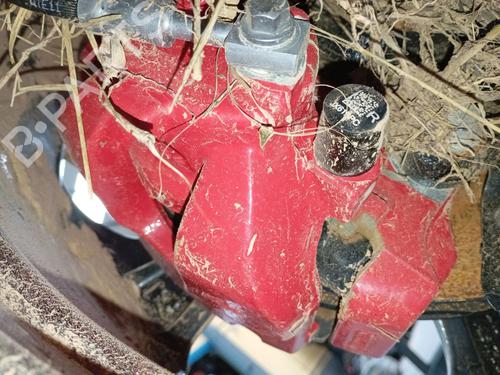 Used Right front brake caliper Right front brake caliper 37020586 37020586