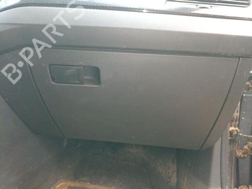 Used Glove box Glove box VW POLO VI (AW1, BZ1, AE1) 1.0 TSI (95 hp) 33399339 33399339