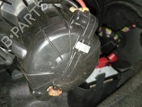 Used Heater blower motor Heater blower motor AUDI Q5 (8RB) 2.0 TDI (136 hp) 34606184 34606184