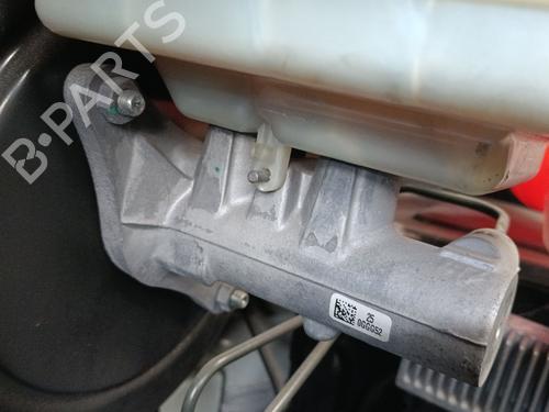 Used Brake master cylinder Brake master cylinder RENAULT MASTER III Platform/Chassis (EV, HV, UV) 2.3 dCi 125 FWD (EV0C, EV0D, EV0J, HV0C, HV0D, HV0H,... (125 hp) 36696383 36696383