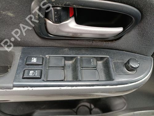 Interrupteur de vitre avant gauche Interrupteur de vitre avant gauche SUZUKI GRAND VITARA II (JT, TE, TD) 1.9 DDiS All-wheel Drive (JT419, TD44, JB419WD, JB419XD,... (129 hp) 34434548 34434548