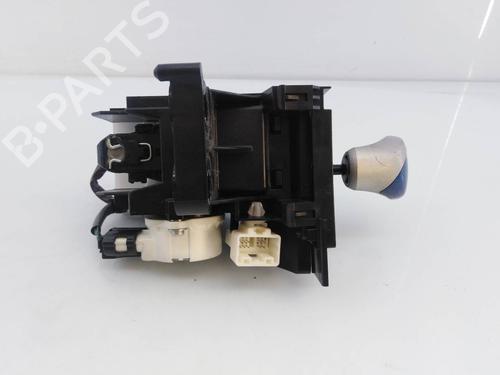 Gear lever TOYOTA PRIUS (_W3_) 1.8 Hybrid (ZVW3_) | BP8667883M90 
