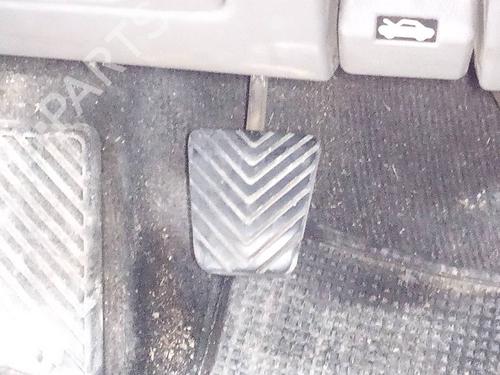 Used Clutch pedal MITSUBISHI L200 / TRITON (KA_T, KB_T) 2.5 DI-D 4WD (KB4T) (136 hp) 9588076
