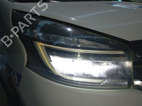 Used Right headlight Right headlight RENAULT TRAFIC III Van (FG_) 1.6 dCi 95 (FGMJ, FGMR) (95 hp) 40079930 40079930