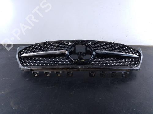 Used Grille MERCEDES-BENZ CLA Shooting Brake (X118) CLA 250 e (118.686) (218 hp) 27865389