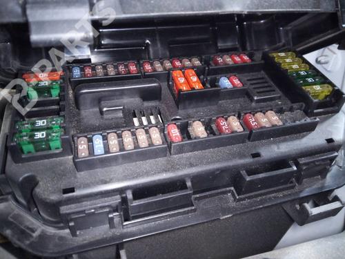 Used Fuse box Fuse box BMW 3 Touring (E91) 318 d (143 hp) 11117981 11117981