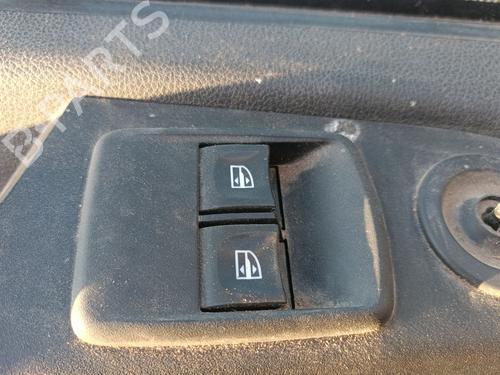 Used Left front window switch RENAULT TRAFIC III Bus (JG_) 1.6 dCi 95 (JGMR, JGMJ) (95 hp) 27891002