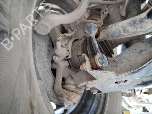 Used Right front steering knuckle MITSUBISHI PAJERO III (V7_W, V6_W) 2.5 TDi (V64W, V74W) (115 hp) 13647237