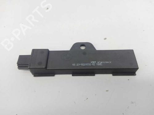 Antenne/Base BMW X1 (F48) sDrive 18 d (150 hp) 14059166