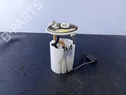 Used Fuel pump RENAULT MEGANE III Grandtour (KZ0/1) [2008-2016]  19328946