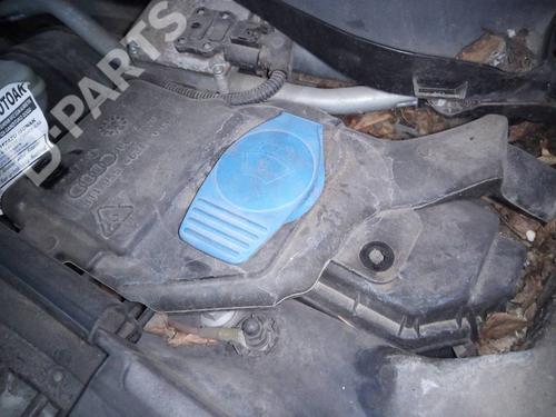 Used Windscreen washer tank Windscreen washer tank AUDI A4 B8 (8K2) 2.0 TDI (143 hp) 9451663 9451663