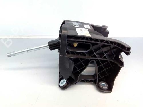 Used Gear lever FORD FOCUS II (DA_, HCP, DP) [2004-2013]  10251189