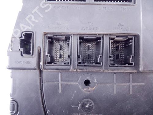 Fuse box RENAULT SCÉNIC II (JM0/1_)  | BP22409609E1 