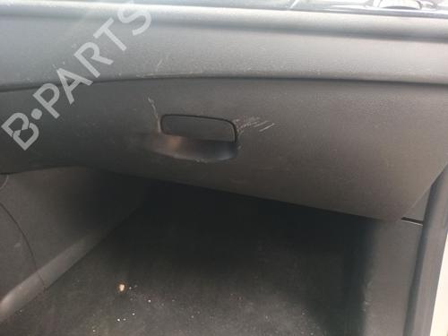 Dashboardkastje Dashboardkastje RENAULT MEGANE III Hatchback (BZ0/1_, B3_) 1.5 dCi (106 hp) 37601529 37601529