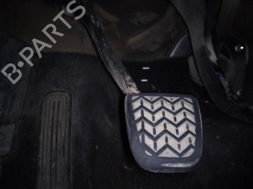 Used Clutch pedal TOYOTA HILUX VII Pickup (_N1_, _N2_, _N3_) 2.5 D-4D 4WD (KUN25) (144 hp) 13377300