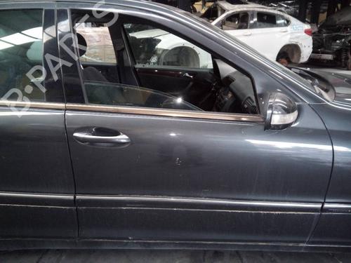 Used Right front door MERCEDES-BENZ C-CLASS (W203) [2000-2007]  18143134