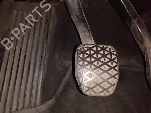 Used Clutch pedal BMW 1 (E87) 118 d (122 hp) 8786790