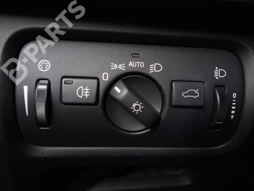 switch-volvo-v40-hatchback-525-d2-2012-2013-2014-2015-2016-2017-2018-2019-11105860 main image