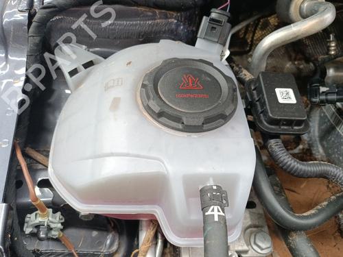 Used Expansion tank Expansion tank VW POLO VI (AW1, BZ1, AE1) 1.0 TSI (95 hp) 33337825 33337825