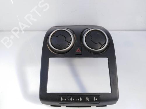 Used Warning switch NISSAN QASHQAI / QASHQAI +2 I (J10, NJ10, JJ10E) 2.0 dCi (150 hp) 8490691