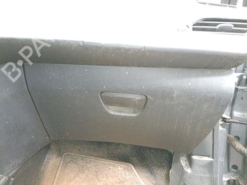 Guantera PEUGEOT 2008 I (CU_) 1.2 VTi (82 hp) 31992813