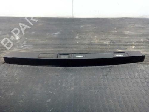 Used Tailgate handle LAND ROVER DISCOVERY V (L462) [2016-2025]  22706624