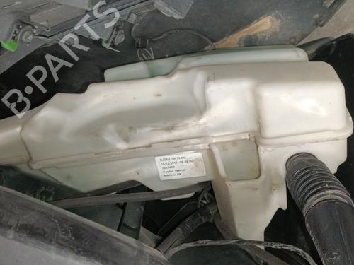 windscreen-washer-tank-land-rover-range-rover-evoque-l538-2011-2012-2013-2014-2015-2016-2017-2018-2019-37520563 main image