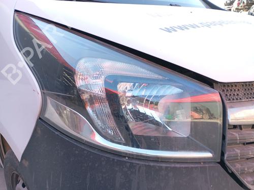 Used Right headlight OPEL VIVARO B Bus (X82) 1.6 CDTI (06) (90 hp) 27999831