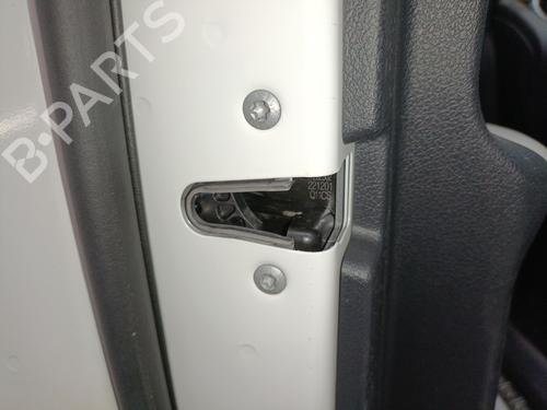 Used Front left lock MERCEDES-BENZ GLA (H247) GLA 200 d (247.712) (150 hp) 30614371