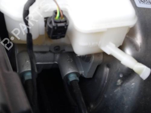 Used Brake master cylinder BMW 3 (F30, F80) 318 d (150 hp) 13924604