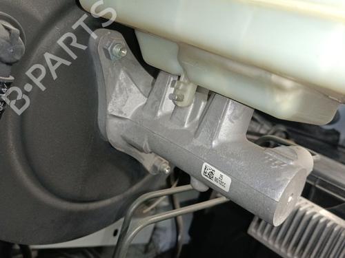 Used Brake master cylinder Brake master cylinder RENAULT MASTER III Platform/Chassis (EV, HV, UV) 2.3 dCi 125 FWD (EV0C, EV0D, EV0J, HV0C, HV0D, HV0H,... (125 hp) 36696371 36696371