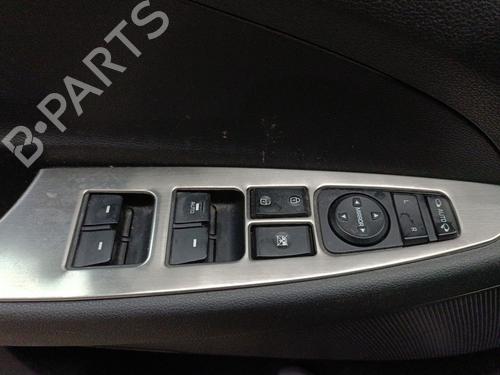 Used Left front window switch HYUNDAI TUCSON (TL, TLE) 1.7 CRDi (116 hp) 32059278