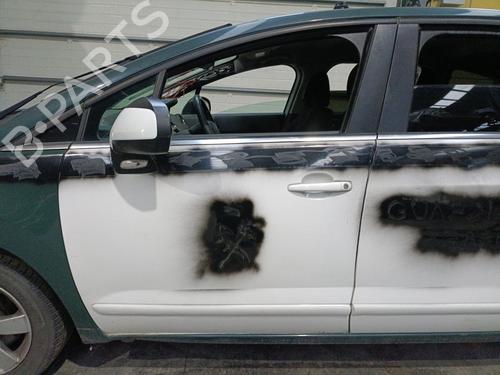 Used Left front door PEUGEOT 5008 (0U_, 0E_) 2.0 HDi 150 / BlueHDi 150 (150 hp) 31947325