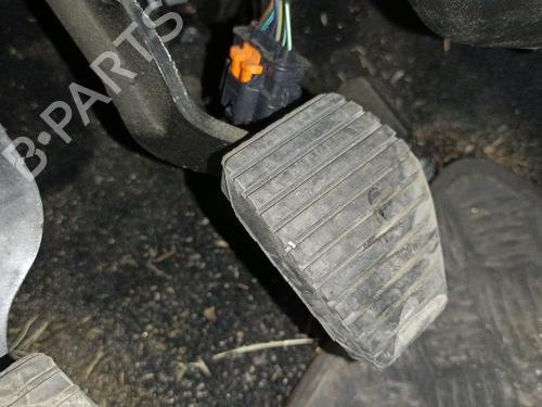 Used Break pedal OPEL CROSSLAND X / CROSSLAND (P17, P2QO) 1.2 (75) (110 hp) 28125535