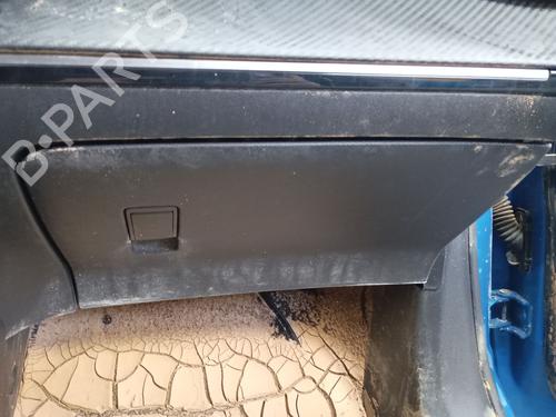 Used Glove box PEUGEOT 208 II (UB_, UP_, UW_, UJ_) 1.2 PureTech 100 (101 hp) 26523726
