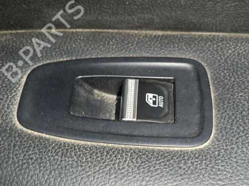 right-front-window-switch-renault-arkana-i-lcm_-ldn_-2019-31990559 main image