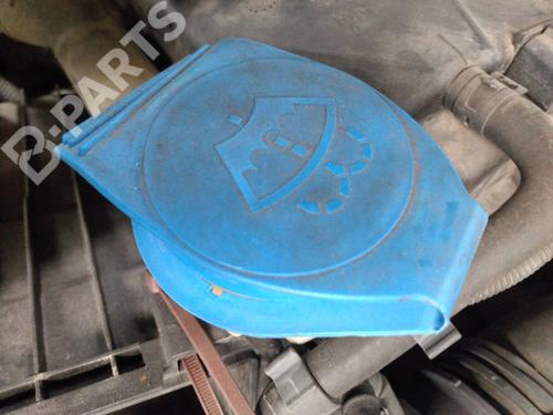 Used Windscreen washer tank Windscreen washer tank VW TOUAREG (7LA, 7L6, 7L7) 3.0 V6 TDI (225 hp) 7530247 7530247