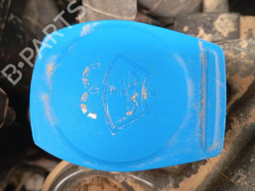 Used Windscreen washer tank Windscreen washer tank VW POLO VI (AW1, BZ1, AE1) 1.0 TSI (95 hp) 33337831 33337831