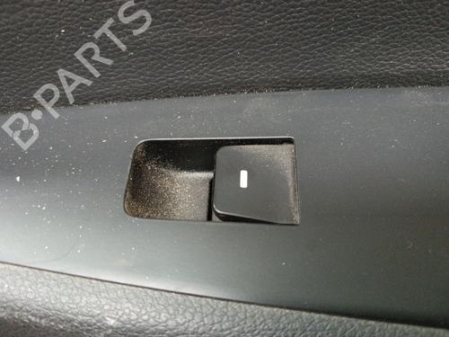 Interrupteur de vitre arrière droite HYUNDAI TUCSON (TL, TLE) 1.7 CRDi (116 hp) 30005724