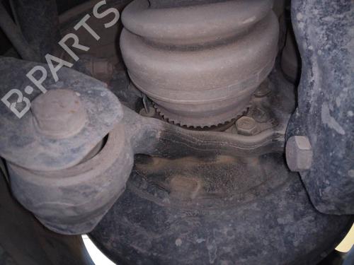 Used Right rear steering knuckle MITSUBISHI PAJERO III (V7_W, V6_W) 3.2 Di-D (V68W) (160 hp) 17569424