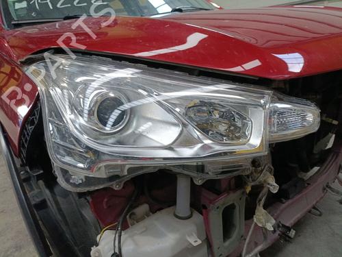 Używane Lampa przednia prawa CITROËN C4 AIRCROSS 1.6 HDi 115 (114 hp) 30645059