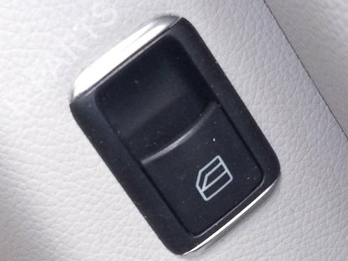 Used Right front window switch MERCEDES-BENZ C-CLASS (W204) [2007-2015]  17008084
