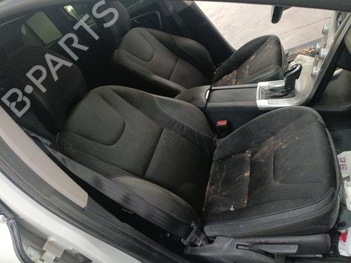 Right headlight VOLVO XC60 I SUV (156) D3 | BP30697858C29 